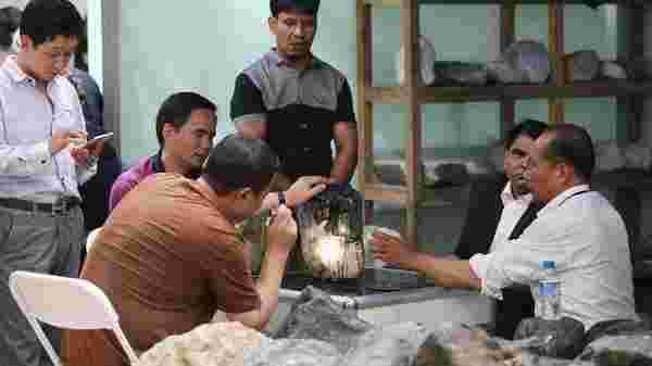 女流直播间翡翠知识直播翡翠的卖点与话术-第1张图片-翡翠网 女流直播间翡翠知识直播翡翠的卖点与话术-第1张图片-翡翠网