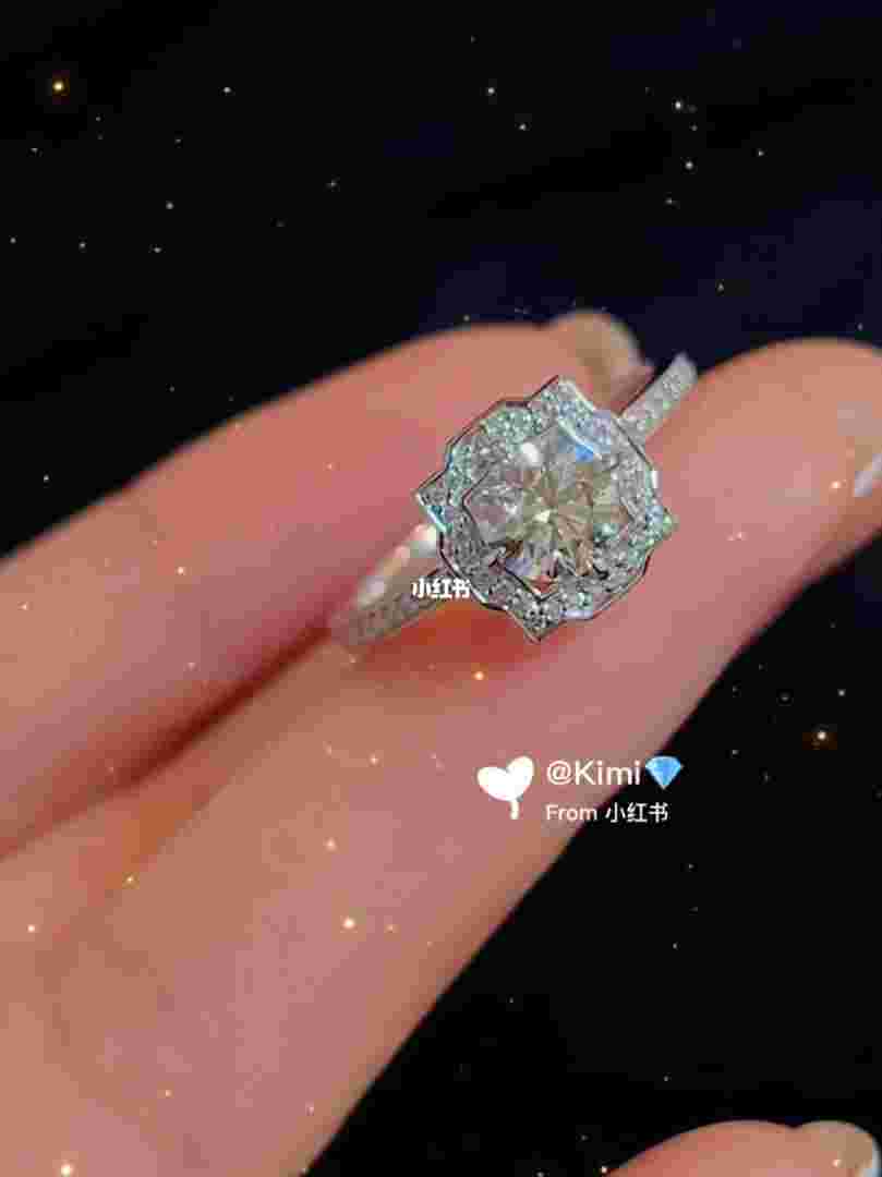 2023年钻石一克拉多少钱,一克拉钻戒价格大概是多少-第1张图片-翡翠网 2023年钻石一克拉多少钱,一克拉钻戒价格大概是多少-第1张图片-翡翠网