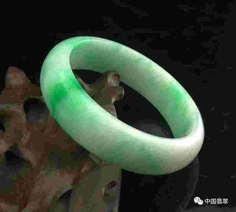 痕迹鉴定翡翠知识痕迹鉴定主要包括鉴定项目-第2张图片-翡翠网 痕迹鉴定翡翠知识痕迹鉴定主要包括鉴定项目-第2张图片-翡翠网