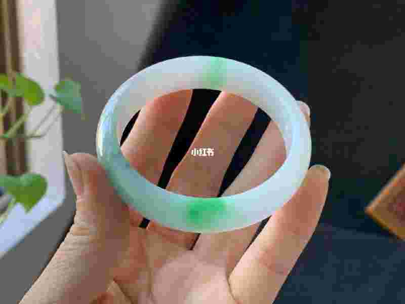 翡翠手镯代购视频翡翠手镯批发40一50元-第2张图片-翡翠网