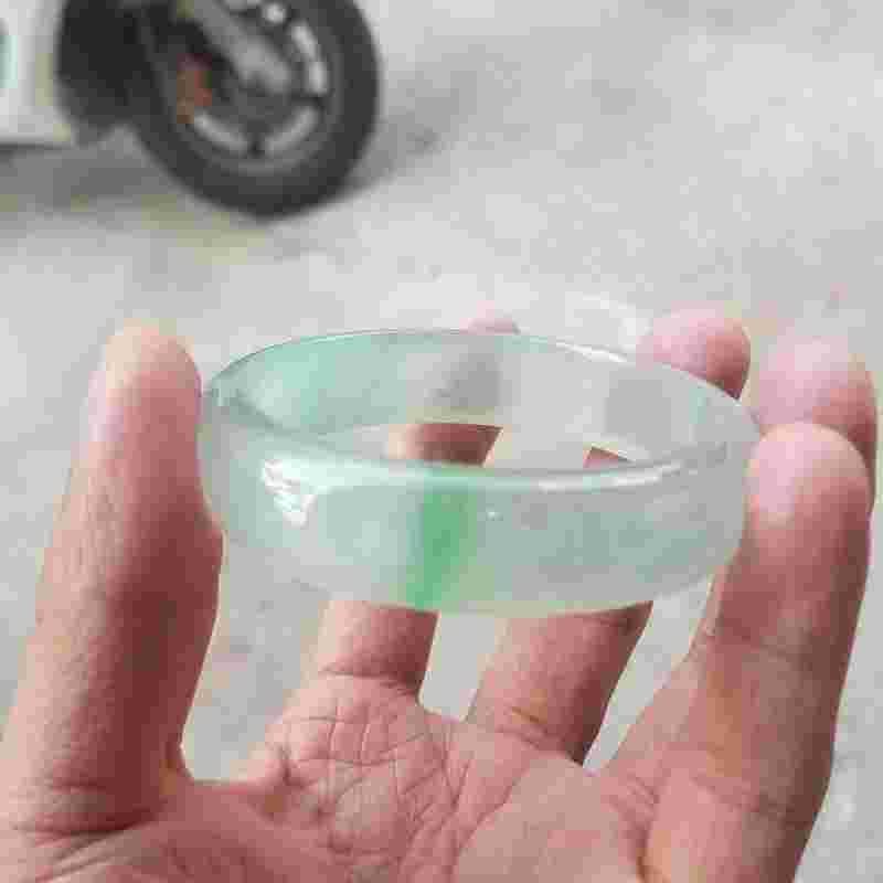 3万多的翡翠手镯是真的吗3万元翡翠原石手镯-第1张图片-翡翠网