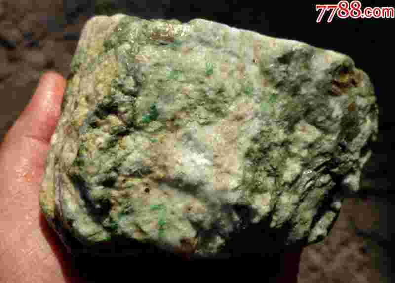 翡翠原石价值多少钱翡翠原石的价格真的很高吗-第2张图片-翡翠网