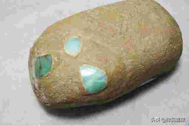 如何选翡翠原石色料如何选翡翠原石-第1张图片-翡翠网 如何选翡翠原石色料如何选翡翠原石-第1张图片-翡翠网