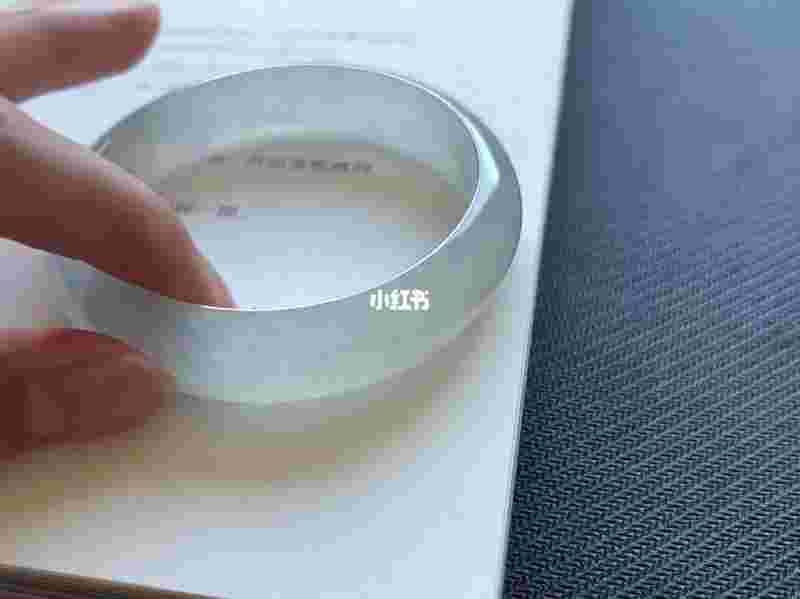 翡翠白冰种图片,翡翠白冰知识-第2张图片-翡翠网