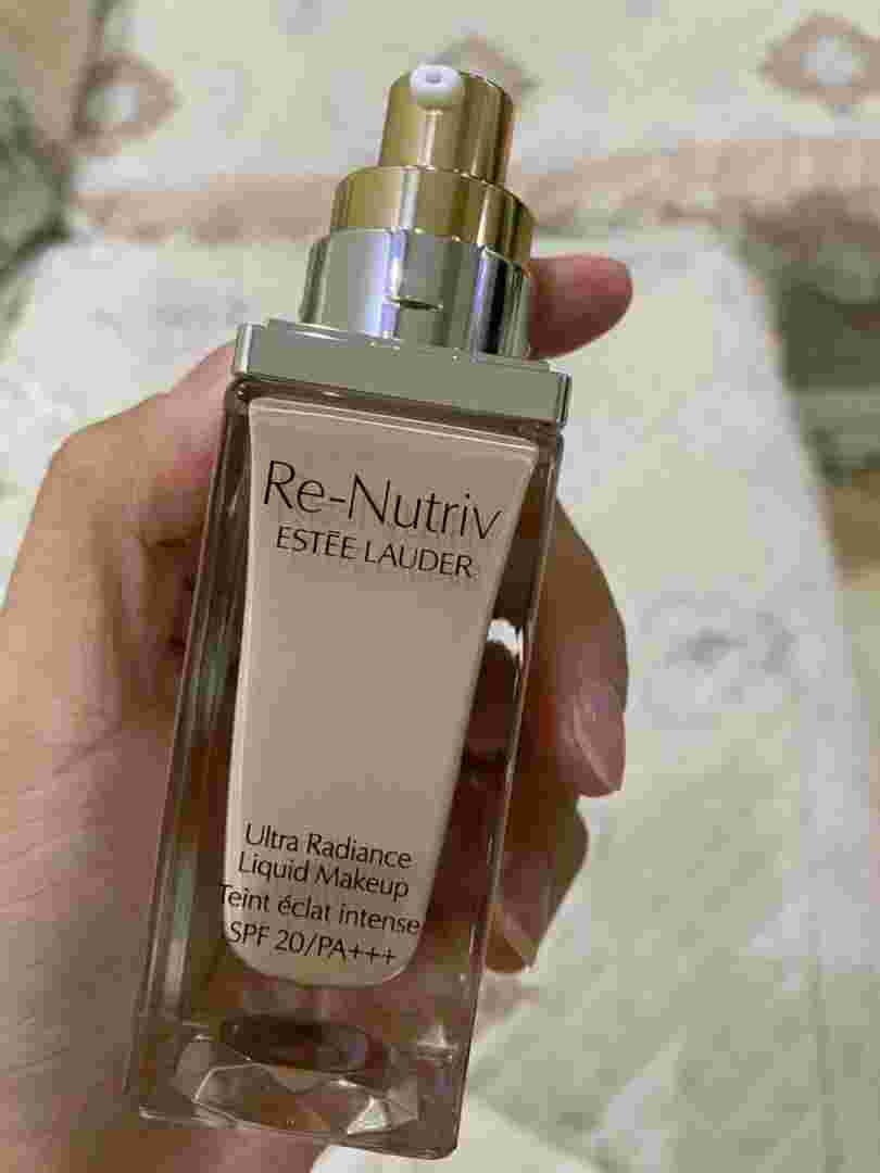 雅诗兰黛粉底液17号色是什么颜色,雅诗兰黛粉底液-第1张图片-翡翠网