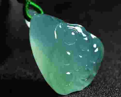 翡翠的保养方法和护理翡翠养护知识-第1张图片-翡翠网 翡翠的保养方法和护理翡翠养护知识-第1张图片-翡翠网