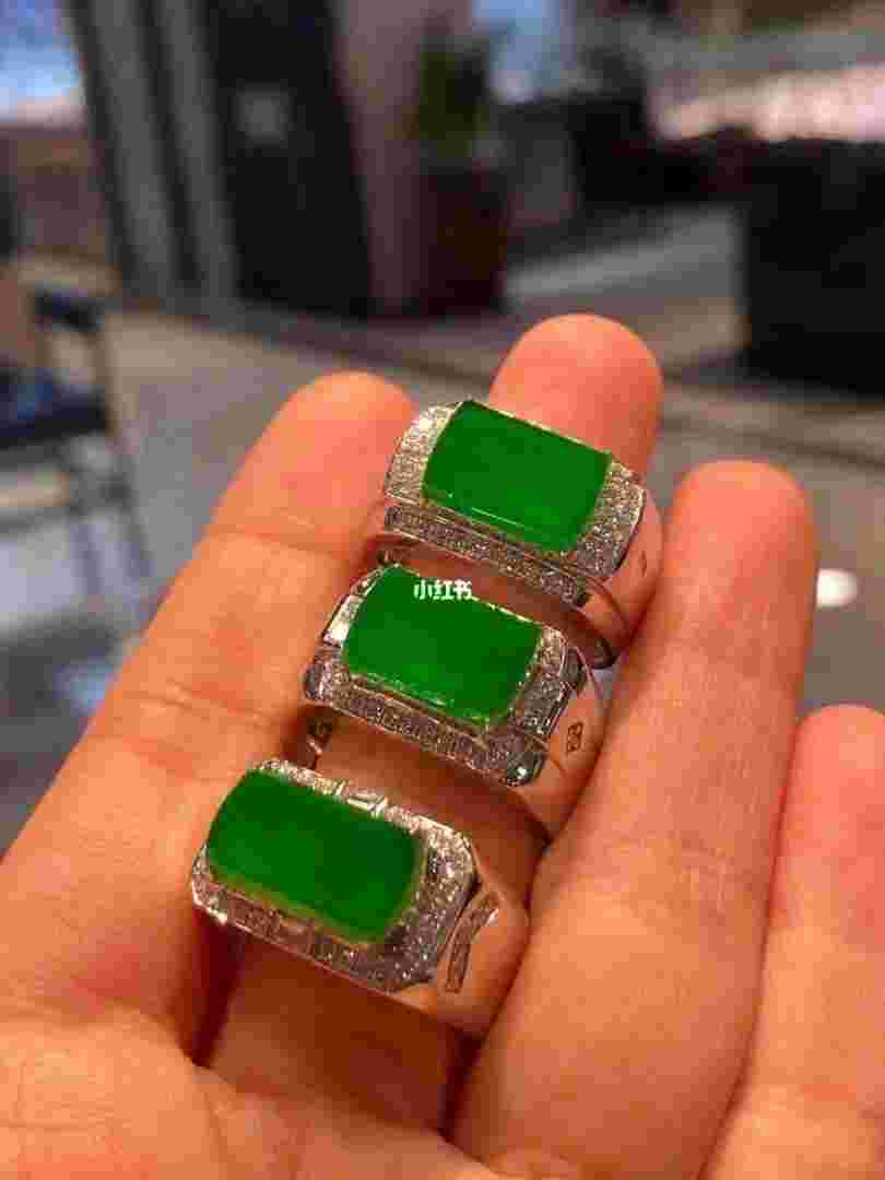 男人戴戒指图片男人戴戒指图片大全-第2张图片-翡翠网 男人戴戒指图片男人戴戒指图片大全-第2张图片-翡翠网