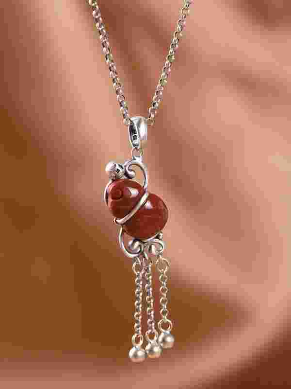 女子项链吊坠大全图解女子项链吊坠大全-第1张图片-翡翠网