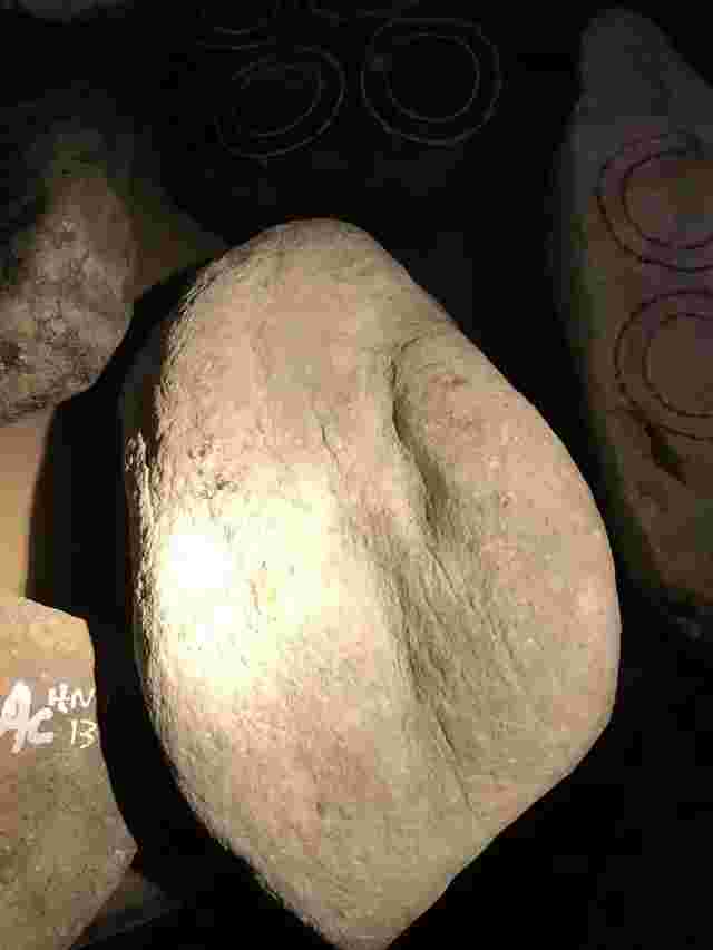 翡翠原石裂纹多,翡翠原石裂纹多有价值吗-第1张图片-翡翠网