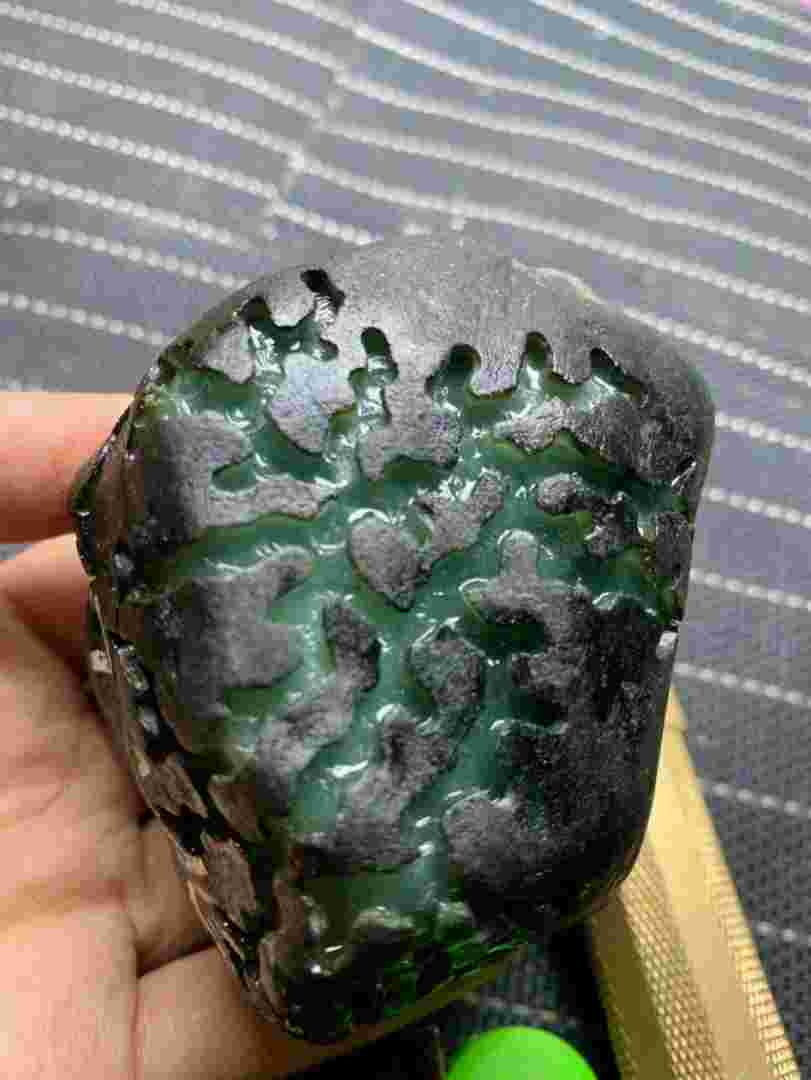 哪里有翡翠原石哪里有翡翠原石捡-第2张图片-翡翠网 哪里有翡翠原石哪里有翡翠原石捡-第2张图片-翡翠网