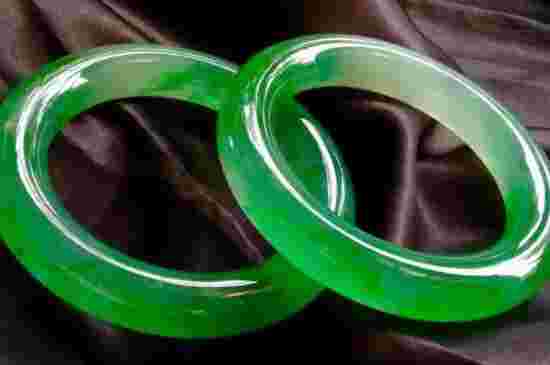 翡翠的销售技巧和话术视频翡翠专业知识和销售话术-第1张图片-翡翠网 翡翠的销售技巧和话术视频翡翠专业知识和销售话术-第1张图片-翡翠网