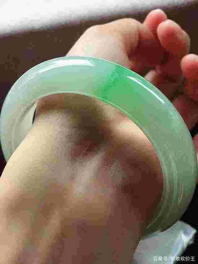李师傅手镯翡翠知识,南京李师傅镯子款式-第2张图片-翡翠网