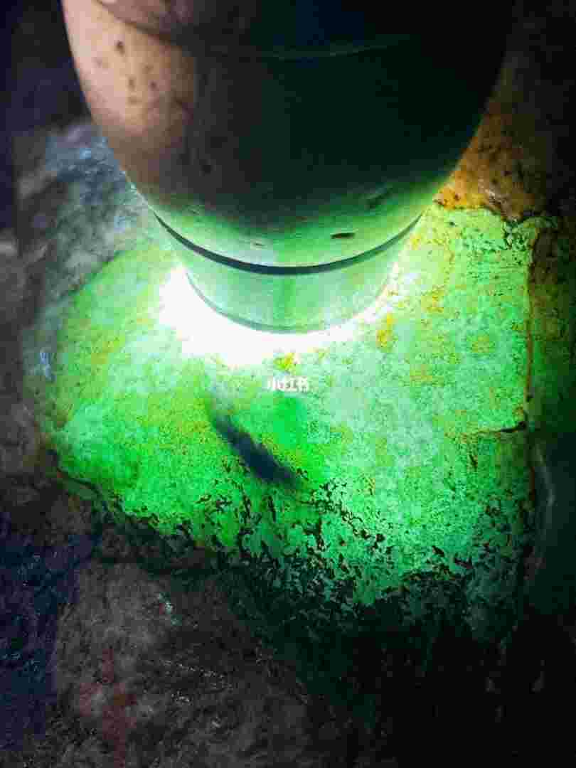 十三公斤翡翠手镯十三公斤翡翠手镯值多少钱-第1张图片-翡翠网