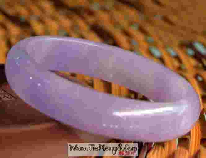 梦见戴翡翠手镯是什么征兆,梦见戴翡翠手镯是什么征兆呢-第2张图片-翡翠网 梦见戴翡翠手镯是什么征兆,梦见戴翡翠手镯是什么征兆呢-第2张图片-翡翠网