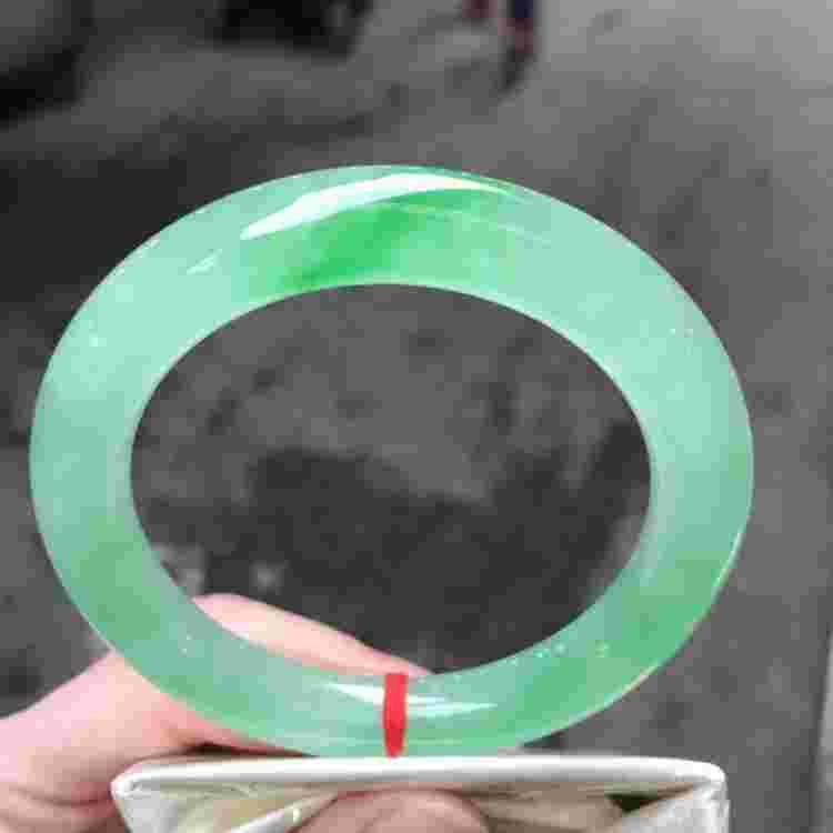 翡翠玉镯专卖店,翡翠玉镯批发市场-第1张图片-翡翠网 翡翠玉镯专卖店,翡翠玉镯批发市场-第1张图片-翡翠网