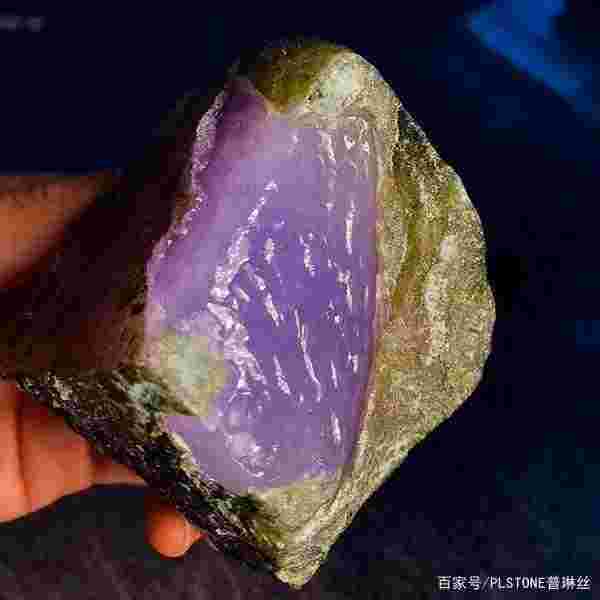 翡翠原石值钱吗最新,翡翠原石价值多少-第1张图片-翡翠网