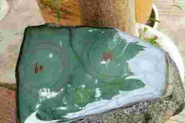 翡翠原石鉴别真假翡翠原石真假鉴定方法简单-第2张图片-翡翠网