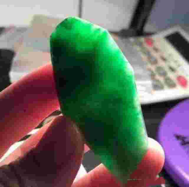 翡翠原石小知识翡翠原石了解-第2张图片-翡翠网 翡翠原石小知识翡翠原石了解-第2张图片-翡翠网