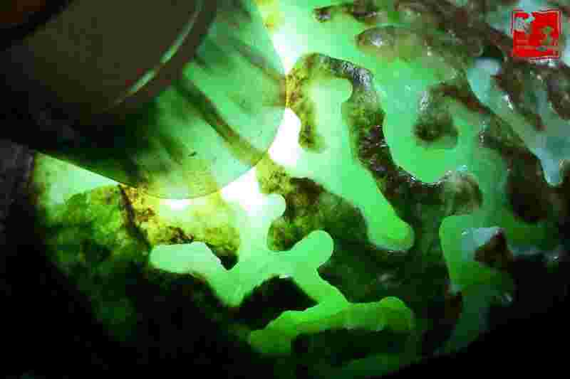 翡翠原石小知识翡翠原石了解-第1张图片-翡翠网 翡翠原石小知识翡翠原石了解-第1张图片-翡翠网