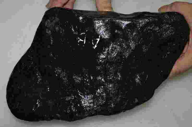 翡翠原石鉴别方法图解,翡翠原石鉴别方法图解视频-第1张图片-翡翠网 翡翠原石鉴别方法图解,翡翠原石鉴别方法图解视频-第1张图片-翡翠网