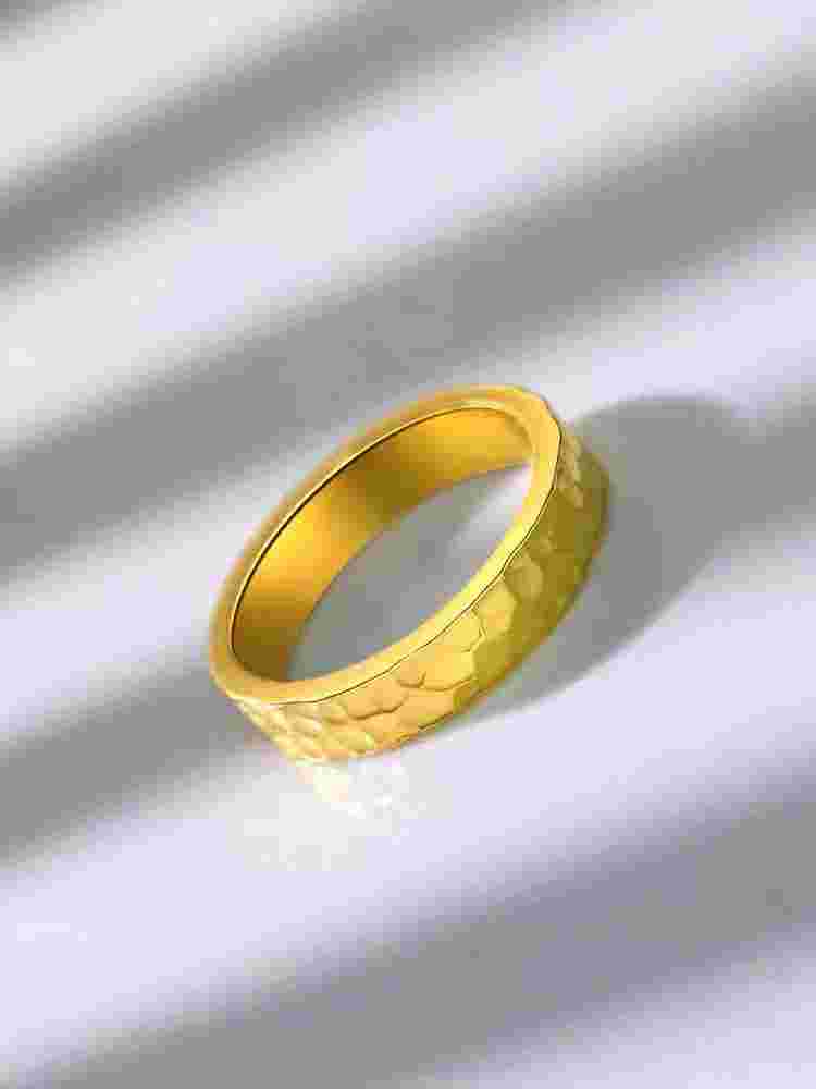 男士带发字黄金戒指男士带发字黄金戒指怎么戴-第1张图片-翡翠网