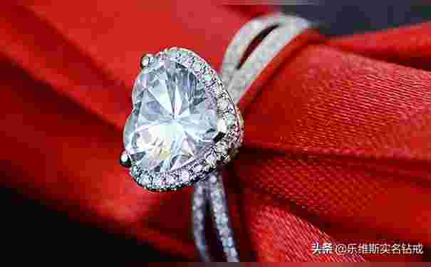 0.4克拉钻戒多少钱,074克拉钻戒多少钱-第1张图片-翡翠网