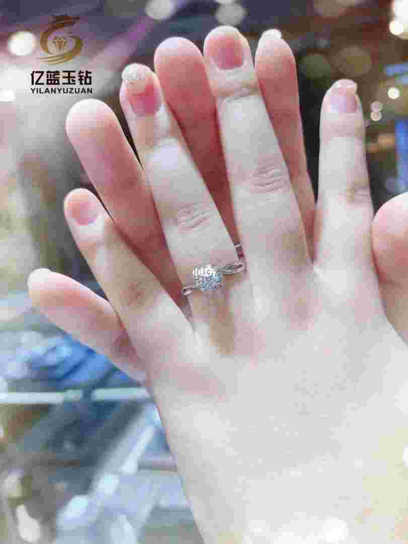 0.4克拉钻戒多少钱,074克拉钻戒多少钱-第2张图片-翡翠网