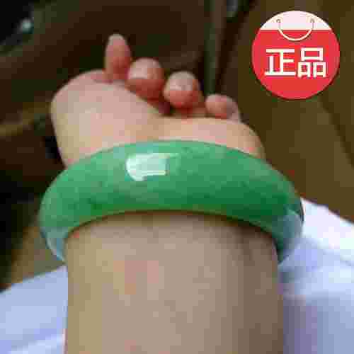 翡翠玉镯子价格与重量有关吗,翡翠玉镯子价格-第1张图片-翡翠网