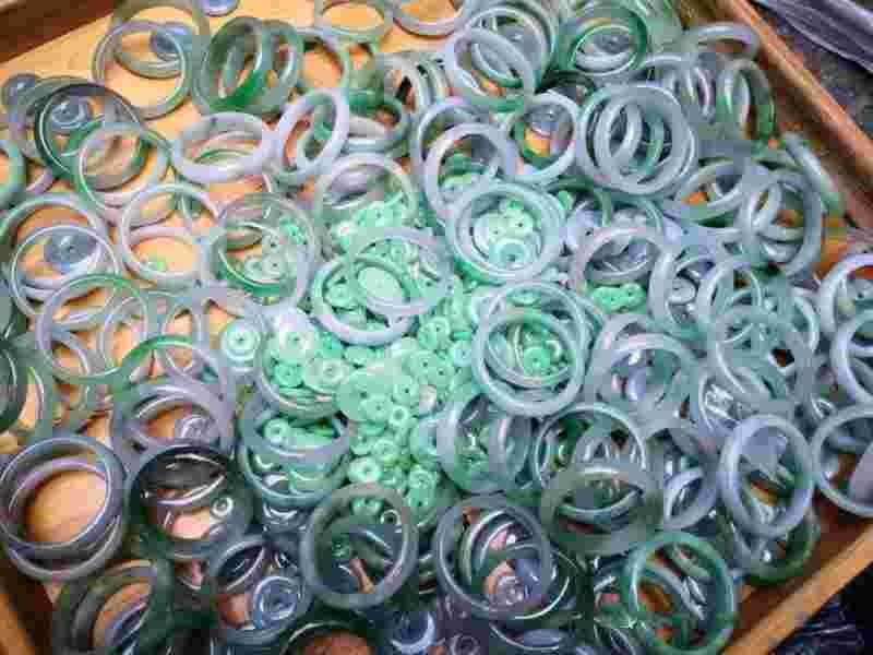 瑞丽买翡翠,瑞丽买翡翠便宜吗-第2张图片-翡翠网 瑞丽买翡翠,瑞丽买翡翠便宜吗-第2张图片-翡翠网