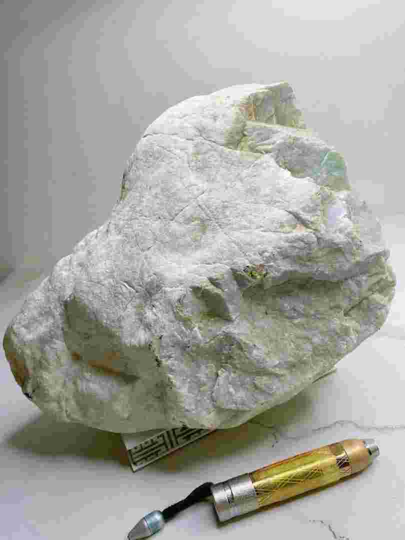 翡翠原石去哪里买,翡翠原石去哪里买比较好又实惠-第1张图片-翡翠网 翡翠原石去哪里买,翡翠原石去哪里买比较好又实惠-第1张图片-翡翠网