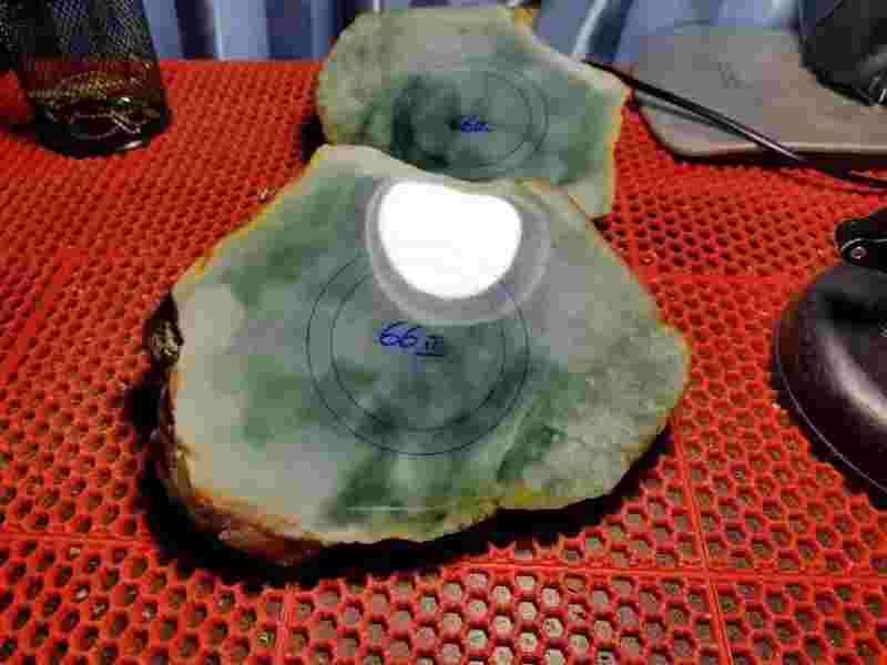 翡翠原石去哪里买,翡翠原石去哪里买比较好又实惠-第2张图片-翡翠网 翡翠原石去哪里买,翡翠原石去哪里买比较好又实惠-第2张图片-翡翠网