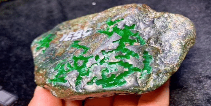 翡翠原石研究知识点总结,翡翠原石研究知识-第2张图片-翡翠网