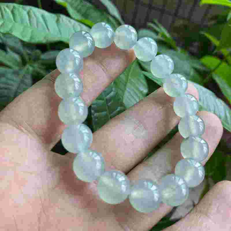 翡翠手镯断了能做什么,翡翠手镯断做珠子-第1张图片-翡翠网