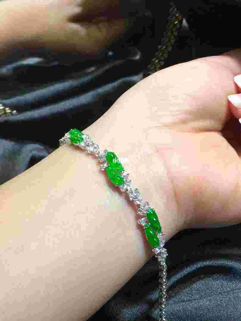 福建镇平翡翠城手镯,福州翡翠手镯-第1张图片-翡翠网 福建镇平翡翠城手镯,福州翡翠手镯-第1张图片-翡翠网