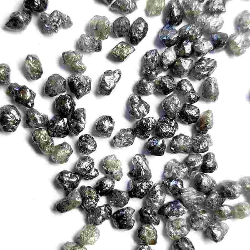 人工钻石和天然钻石哪个更好看人工钻石和天然钻石哪个更好-第2张图片-翡翠网