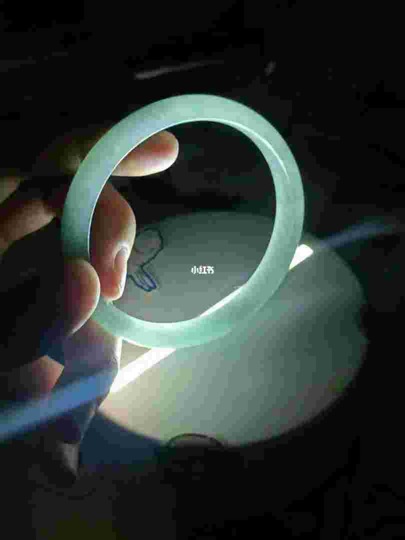 翡翠手镯的鉴定网址翡翠手镯的鉴定网址是什么?-第2张图片-翡翠网 翡翠手镯的鉴定网址翡翠手镯的鉴定网址是什么?-第2张图片-翡翠网