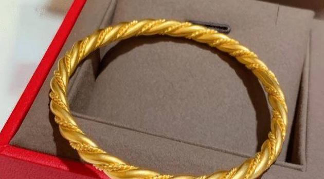 “硬通货”也有“细门道” 买黄金首饰这些套路要摸清!-第2张图片-翡翠网 “硬通货”也有“细门道” 买黄金首饰这些套路要摸清!-第2张图片-翡翠网