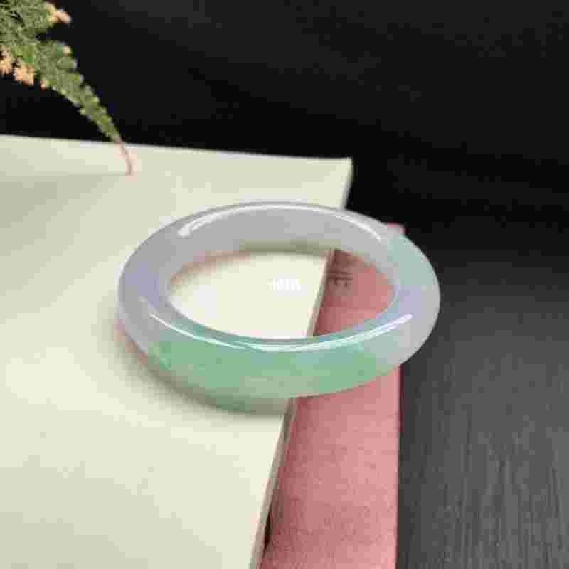 椿彩翡翠手镯好不好用椿彩翡翠手镯好不好-第1张图片-翡翠网 椿彩翡翠手镯好不好用椿彩翡翠手镯好不好-第1张图片-翡翠网