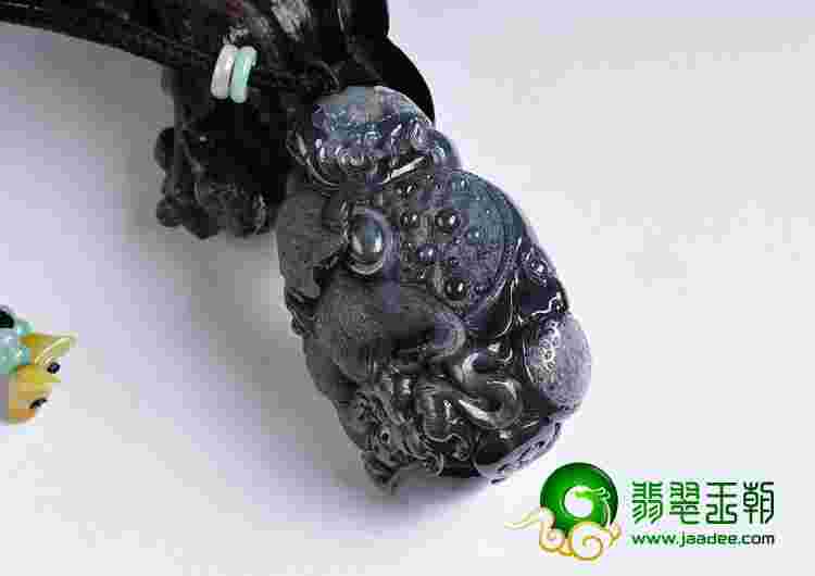 冰乌鸡翡翠功效与作用,冰乌鸡种翡翠价格-第1张图片-翡翠网 冰乌鸡翡翠功效与作用,冰乌鸡种翡翠价格-第1张图片-翡翠网