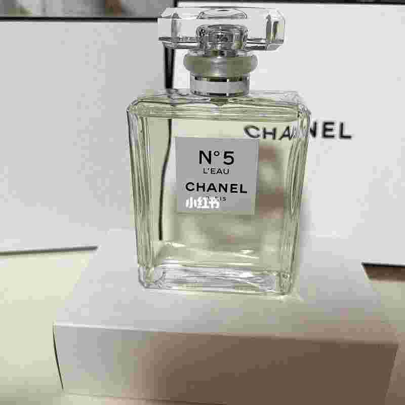 Chanel五号之水chanel五号之水吸管是隐形的吗-第2张图片-翡翠网 Chanel五号之水chanel五号之水吸管是隐形的吗-第2张图片-翡翠网