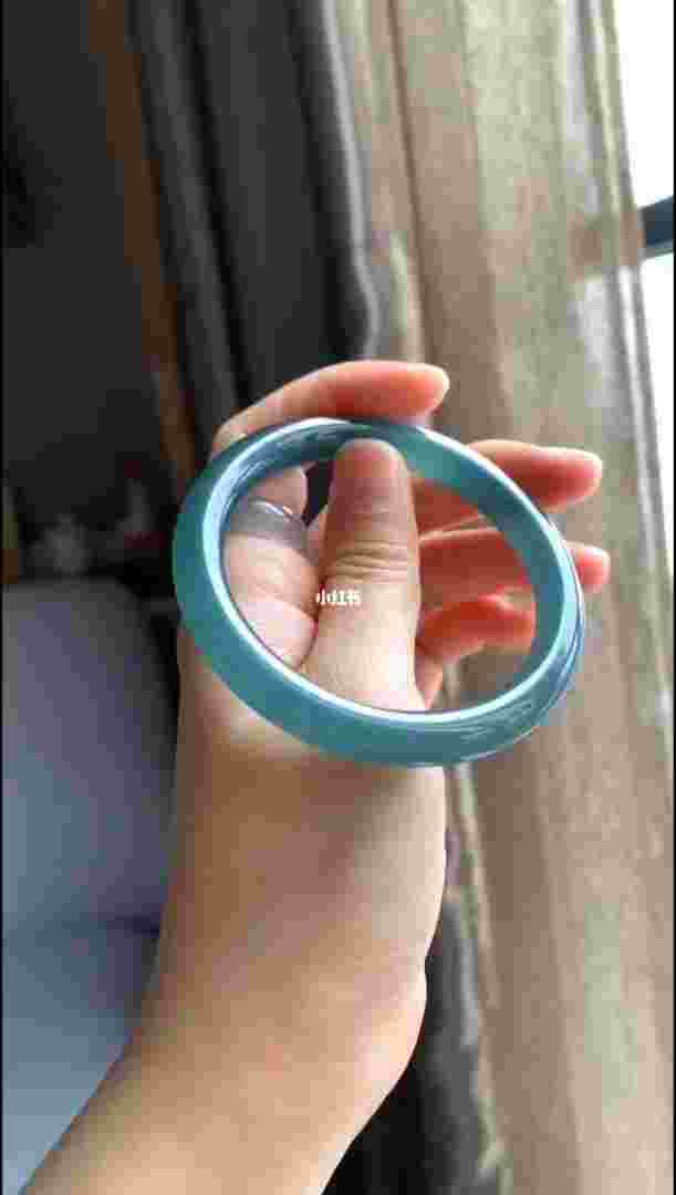 翡翠危料手镯多少钱,翡翠危料有收藏价值吗-第1张图片-翡翠网