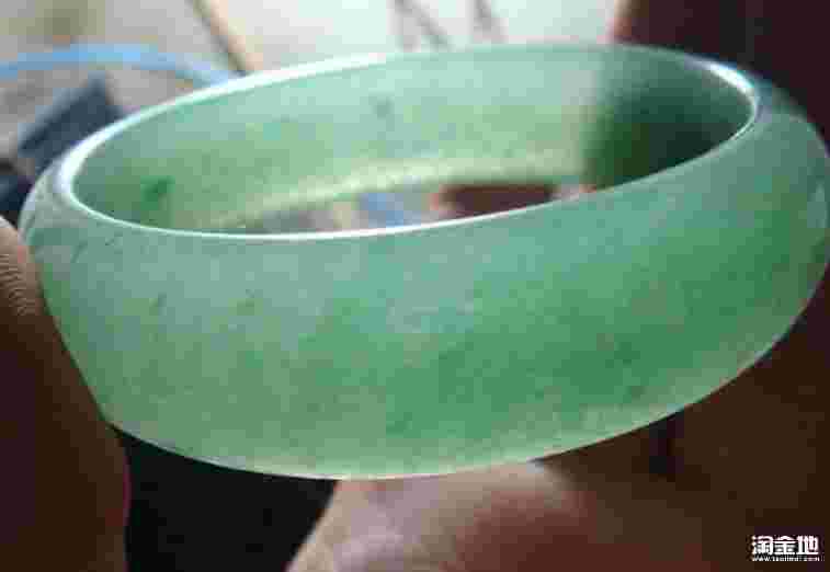 翡翠怎么识别真假的方法翡翠怎么识别真假的方法镯子视频-第1张图片-翡翠网 翡翠怎么识别真假的方法翡翠怎么识别真假的方法镯子视频-第1张图片-翡翠网