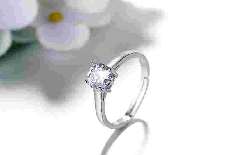 2022年钻戒款式2021钻戒时尚流行款图片-第2张图片-翡翠网