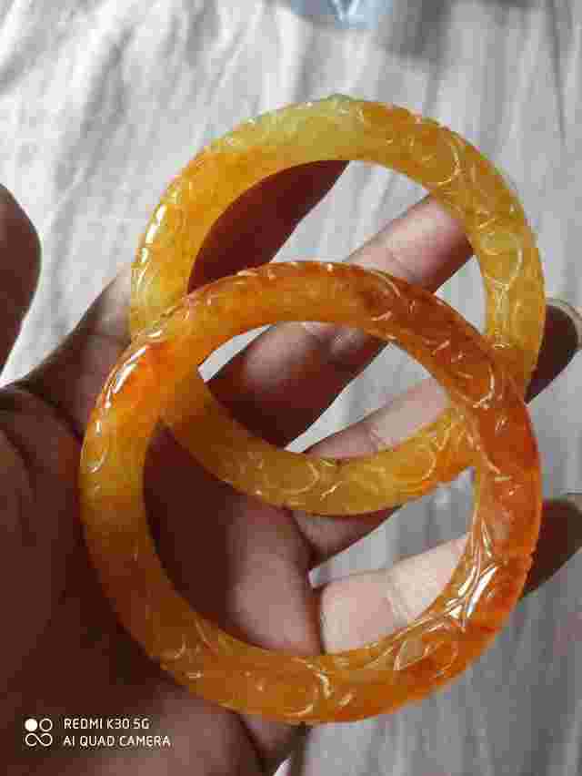 古典翡翠手镯图鉴古翡翠手镯怎样鉴定-第2张图片-翡翠网 古典翡翠手镯图鉴古翡翠手镯怎样鉴定-第2张图片-翡翠网