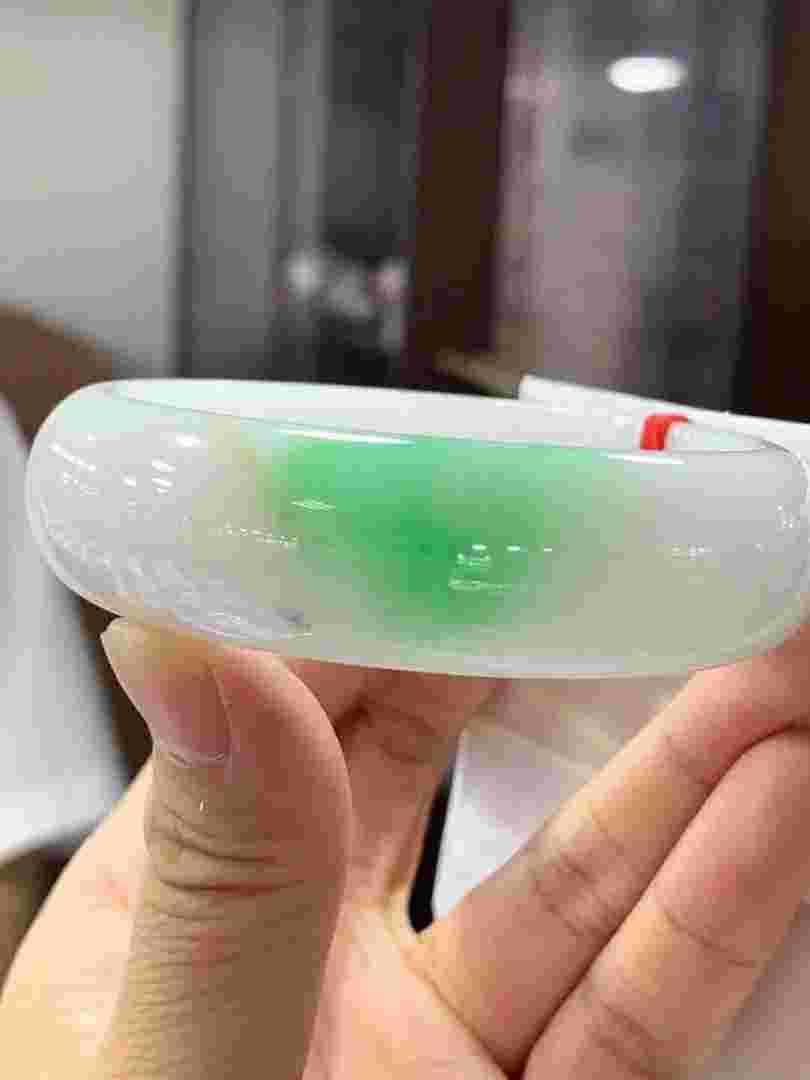 翡翠手镯透光图片大全,翡翠手镯透光图片大全大图-第2张图片-翡翠网