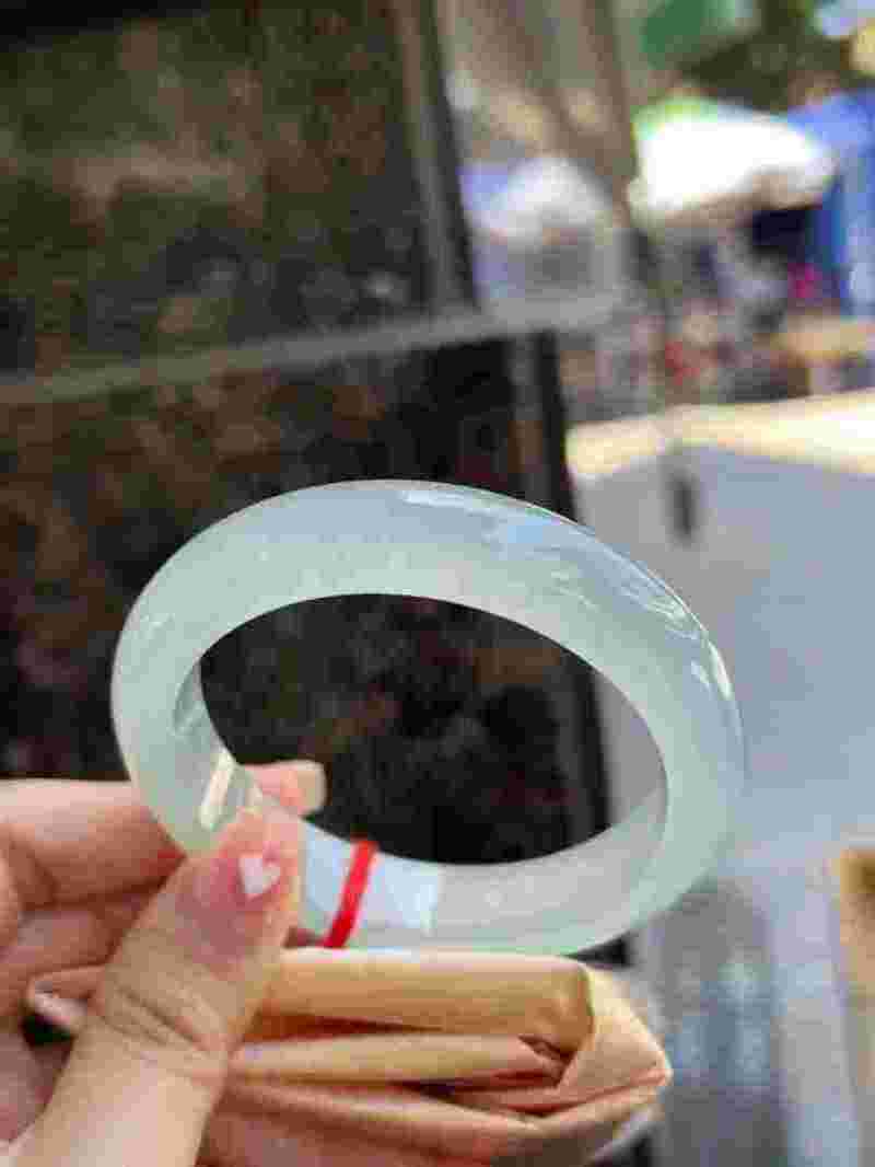 缅甸去哪里买翡翠手镯到缅甸哪里可以买到翡翠手镯-第2张图片-翡翠网 缅甸去哪里买翡翠手镯到缅甸哪里可以买到翡翠手镯-第2张图片-翡翠网