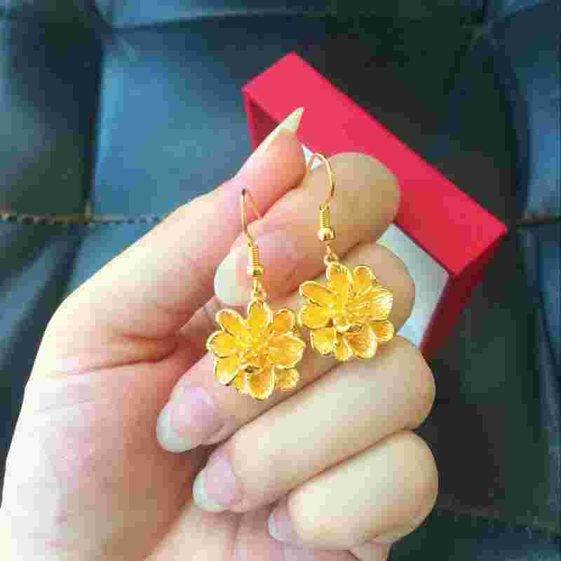 金耳环30集,金耳环剧情介绍-第1张图片-翡翠网