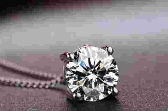 真正的钻石是什么样子的,钻石的成分主要是什么-第1张图片-翡翠网 真正的钻石是什么样子的,钻石的成分主要是什么-第1张图片-翡翠网