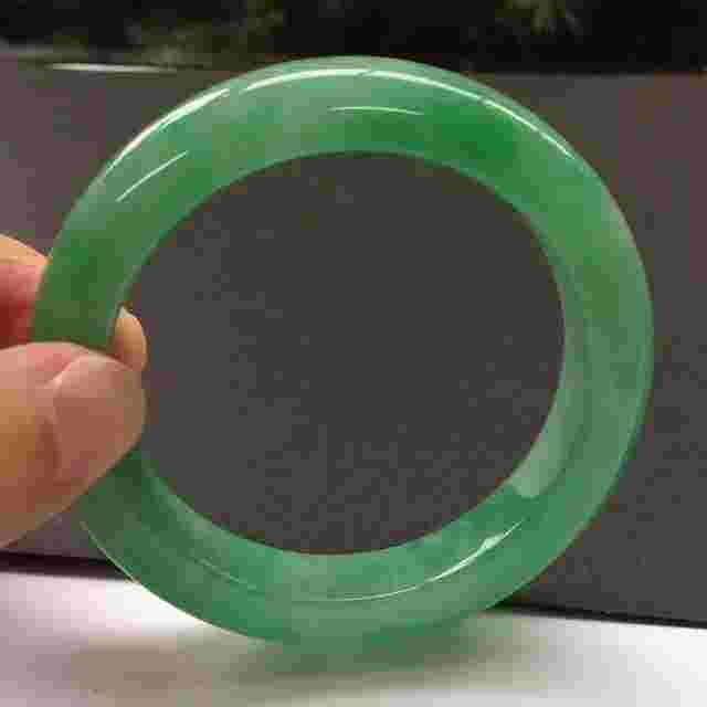 辨别翡翠的最简单方法,辨别翡翠的最简单方法视频-第1张图片-翡翠网 辨别翡翠的最简单方法,辨别翡翠的最简单方法视频-第1张图片-翡翠网