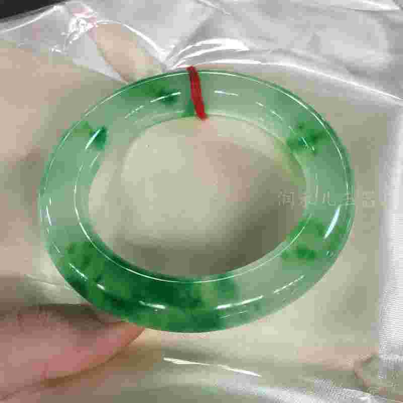 翡翠手镯色花戴久了会化开吗,翡翠手镯色花戴久了会化开吗视频-第1张图片-翡翠网